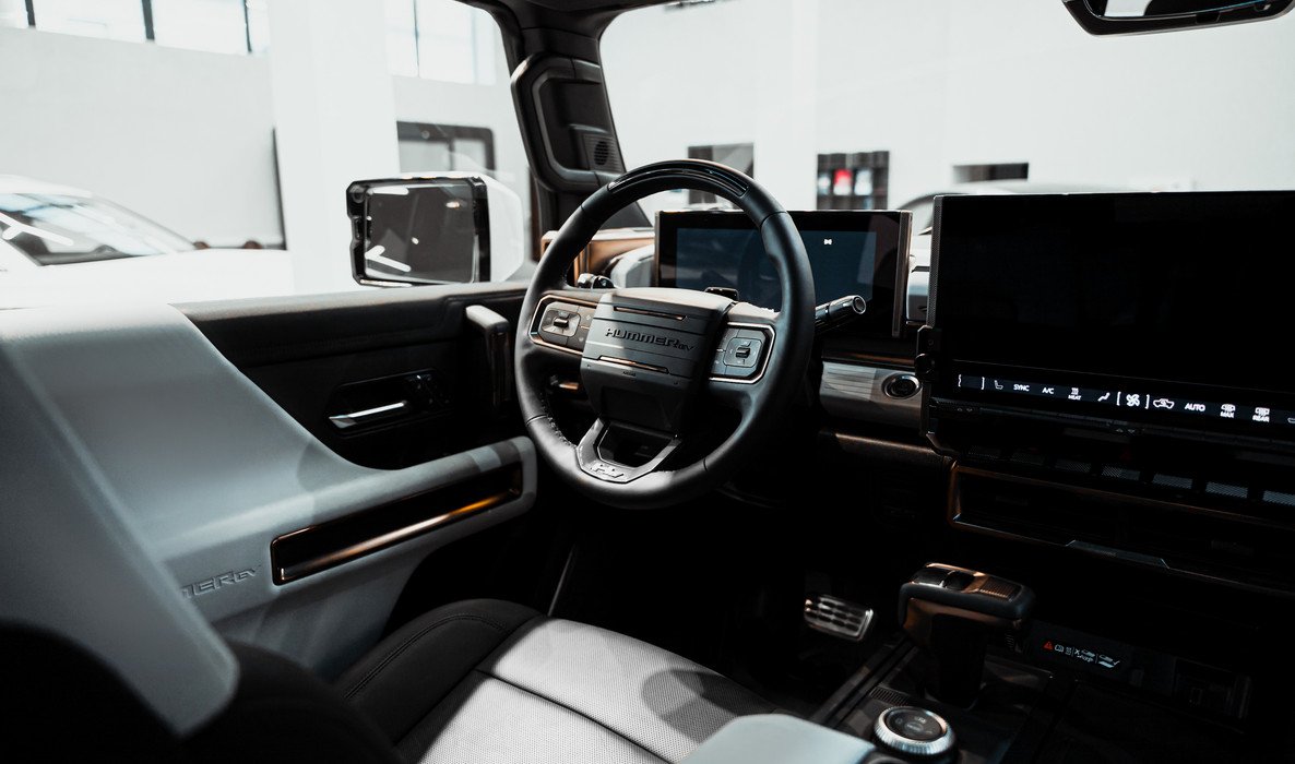 Фото Hummer EV (8 слайд)