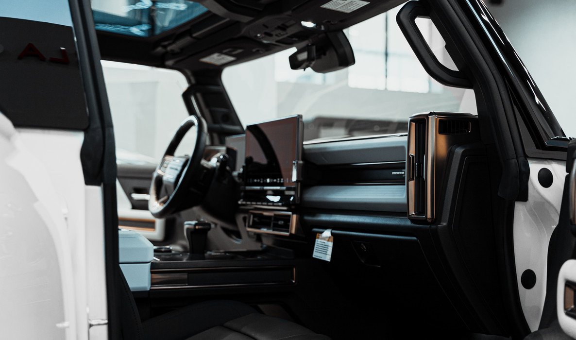 Фото Hummer EV (6 слайд)