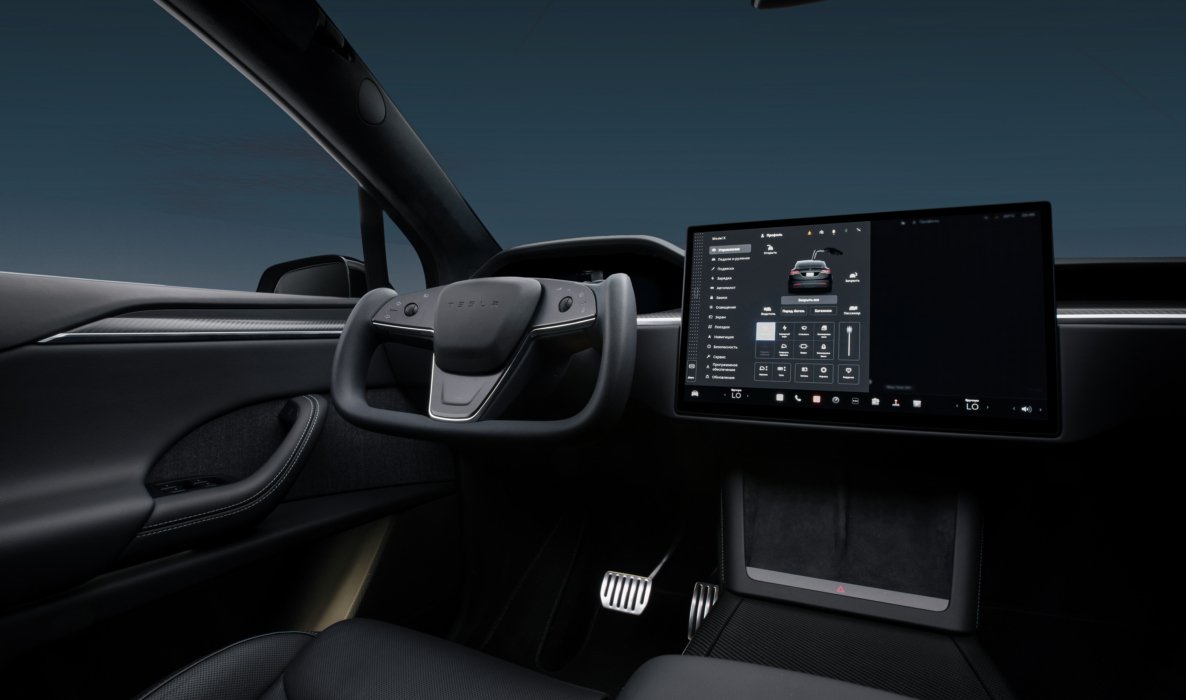 Фото Tesla Model X (4 слайд)