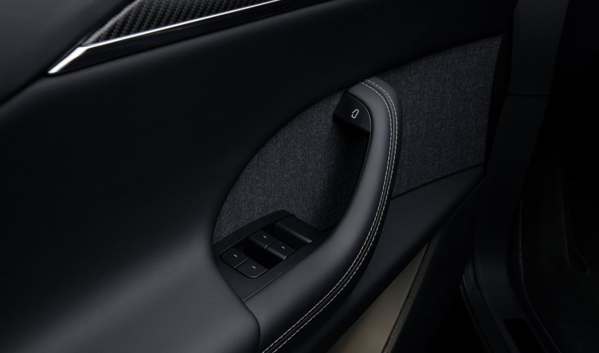 Фото Tesla Model X (11 слайд)