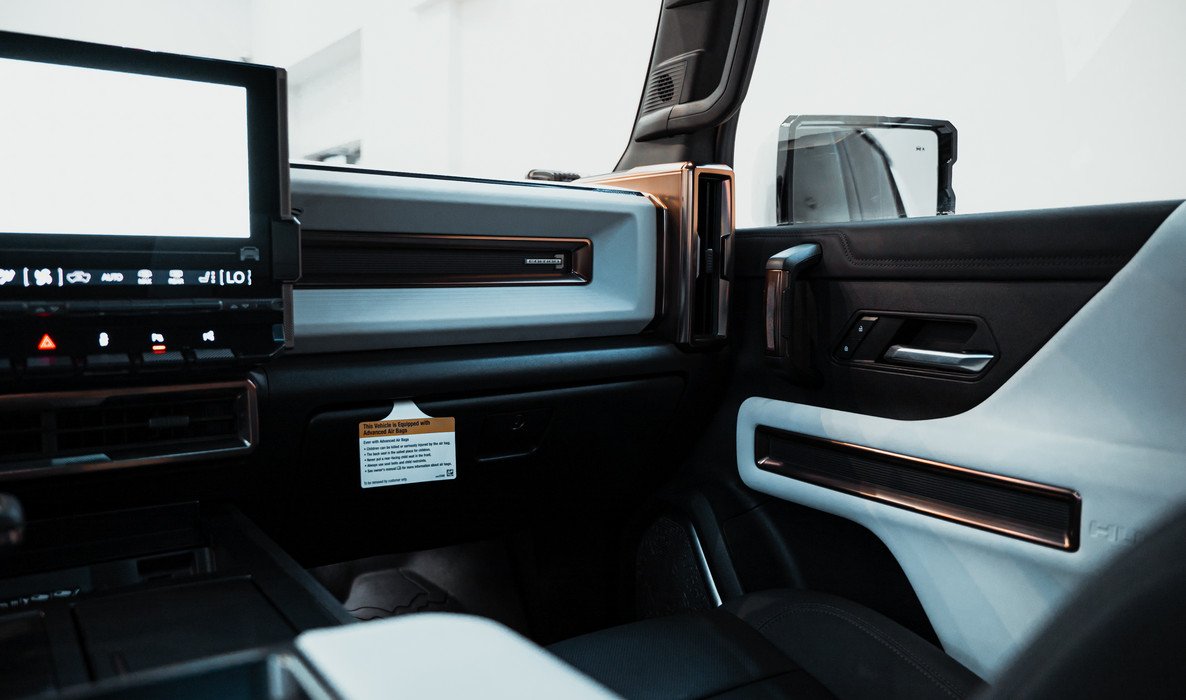 Фото Hummer EV (9 слайд)