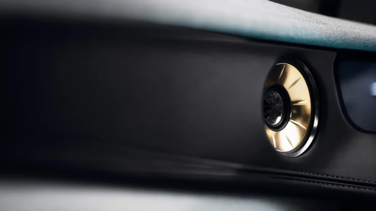 Фото Lotus Eletre (19 слайд)