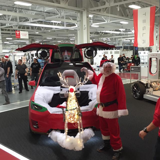 Рождество в стиле Tesla